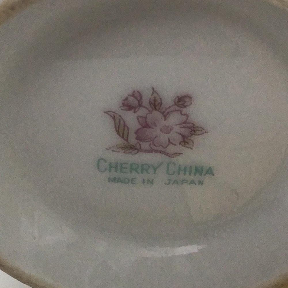 GOLD TRIM VINTAGE 1957 CHERRY CHINA MADE IN JAPAN 16 PIECES AUTHENTIC - Picture 7 of 13
